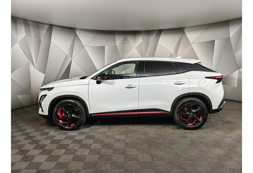 Omoda C5 1.5T CVT (147 л.с.) Ultimate Белый в АВИЛОН. Слайд №5