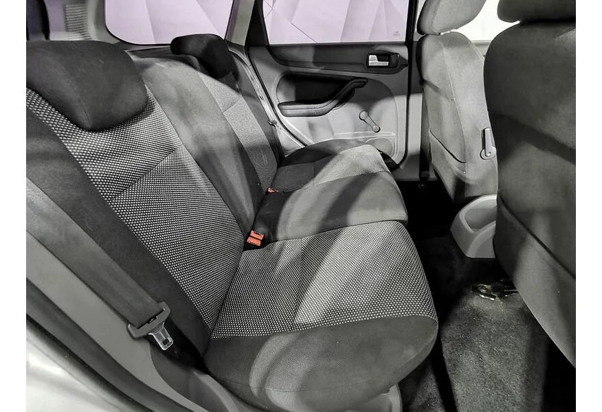 Ford Focus 1.8 MT (125 л.с.) Comfort Серебристый в АВИЛОН. Слайд №11