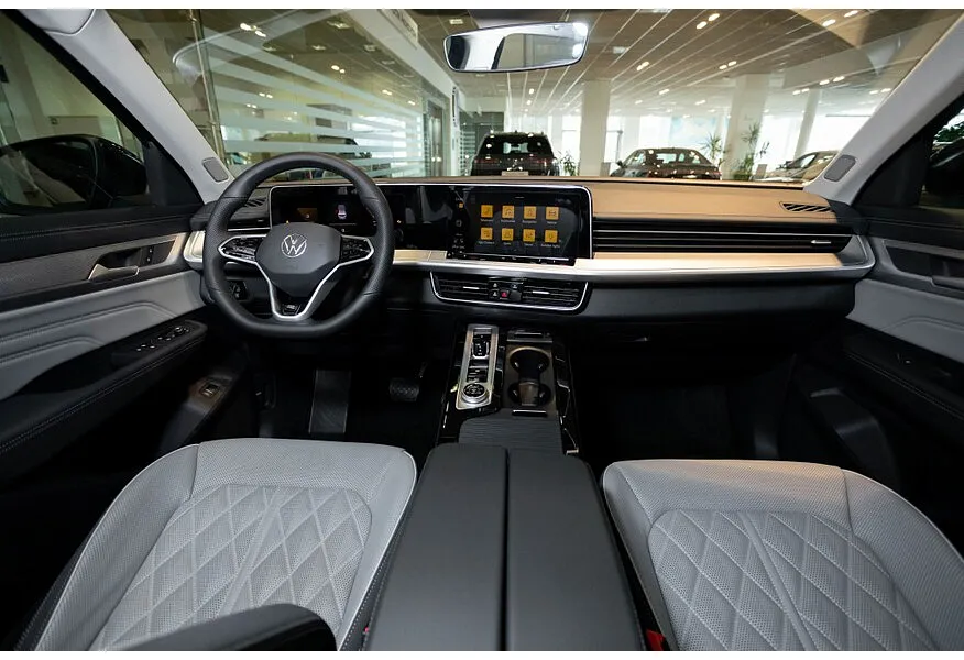 Volkswagen Tavendor 2.0TSI DSG 4WD (220 л.с.) R-Line Touring Edition Черный в АВИЛОН. Слайд №7