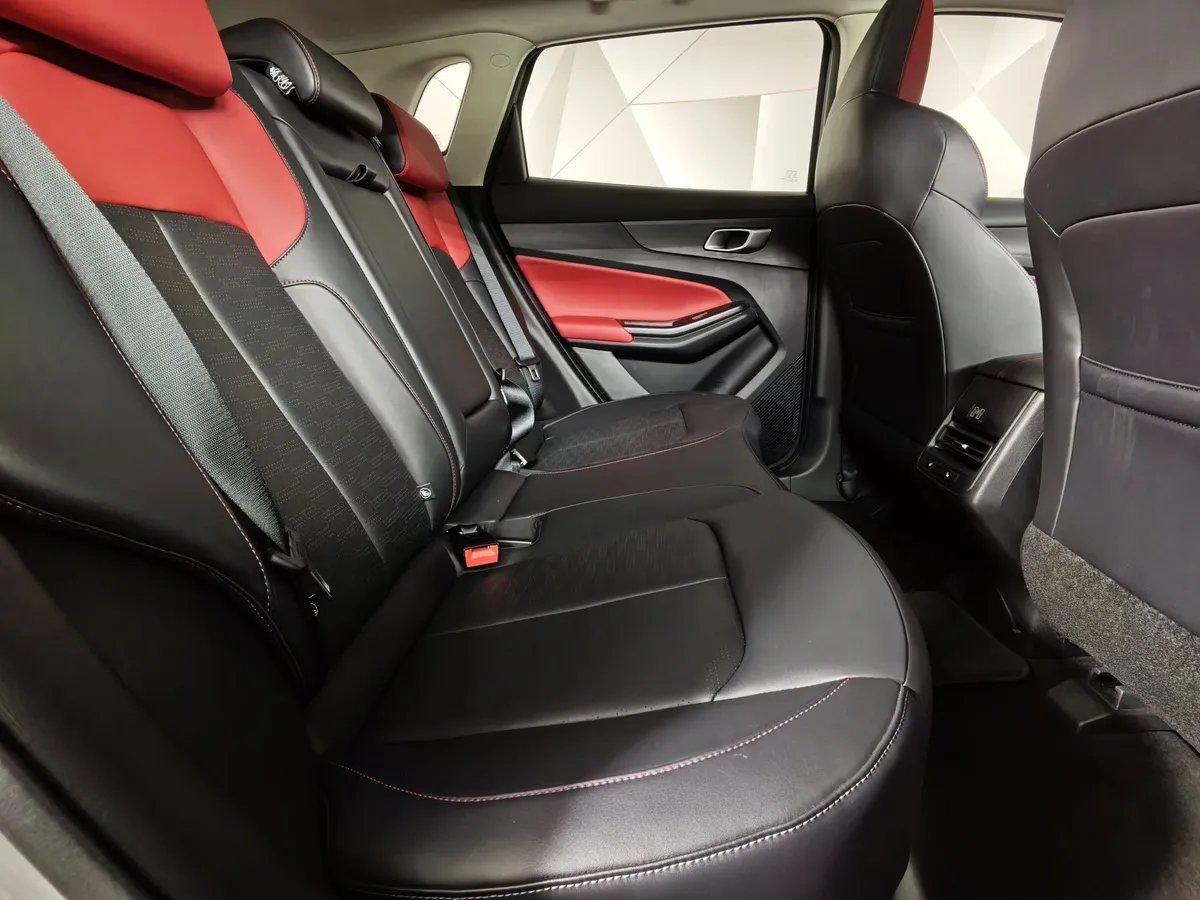 Changan UNI-S 1.5T 7DCT 2WD (181 л.с.) Tech Серый в АВИЛОН. Слайд №16