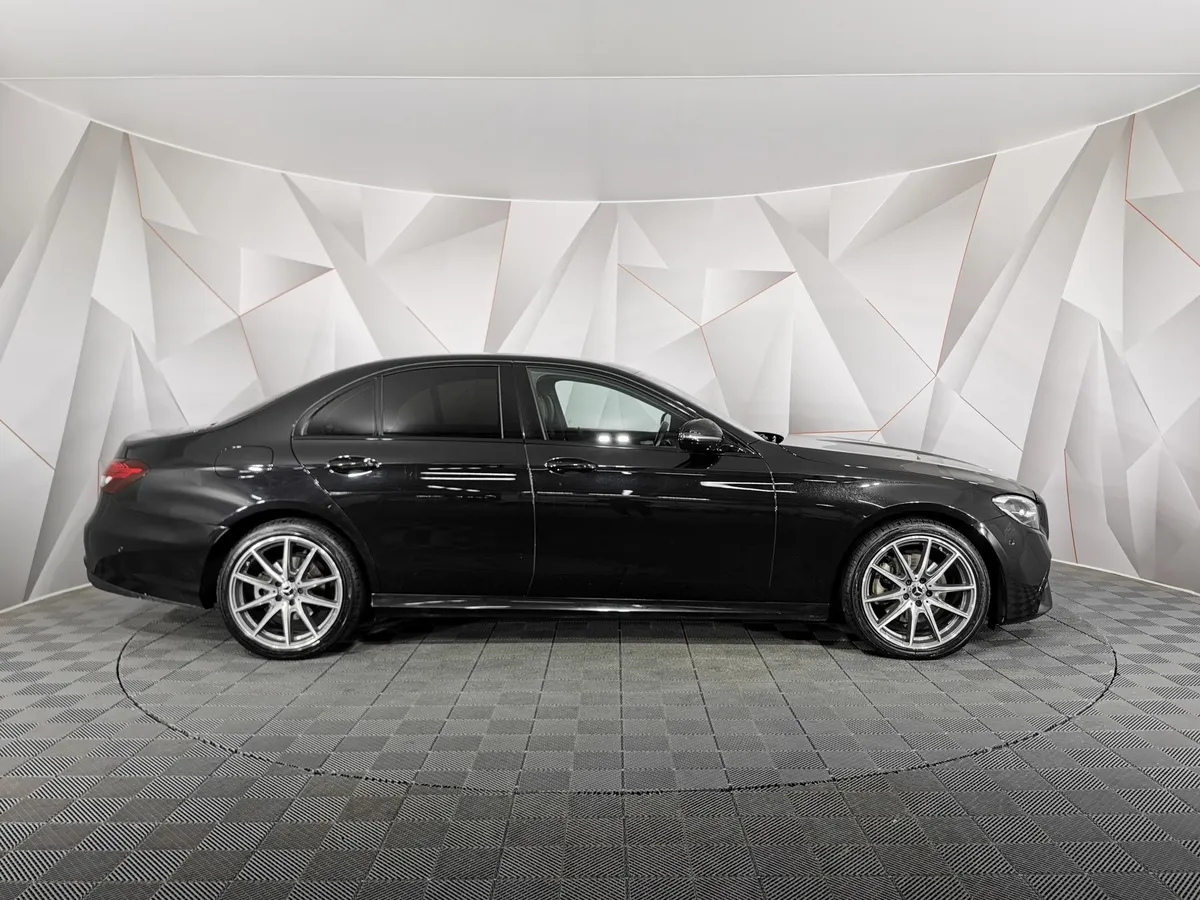 Mercedes-Benz E-Класс E 200 4MATIC 9G-TRONIC (184 л.с.) Sport Черный в АВИЛОН. Слайд №6
