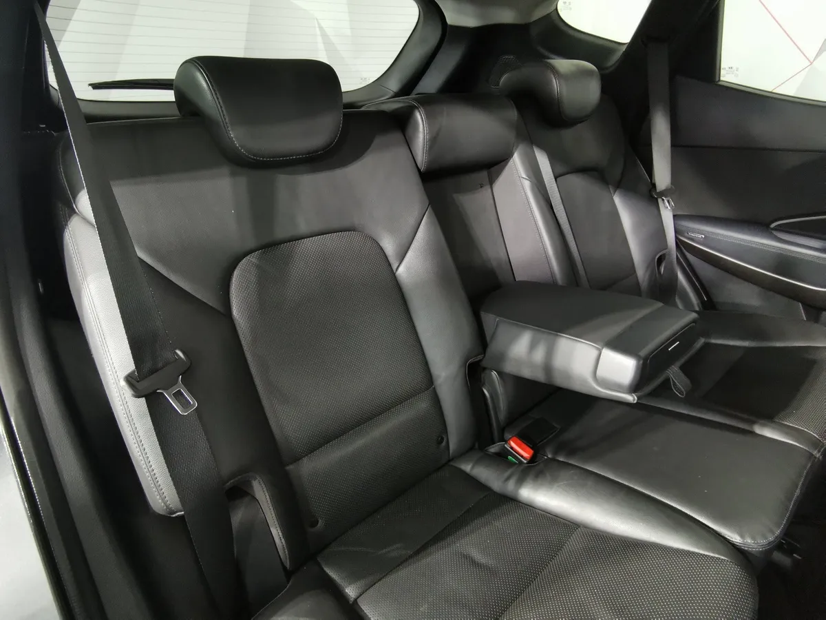 Hyundai Santa Fe 2.2 CRDi AT 4WD (197 л.с.) High-tech Серый в АВИЛОН. Слайд №16