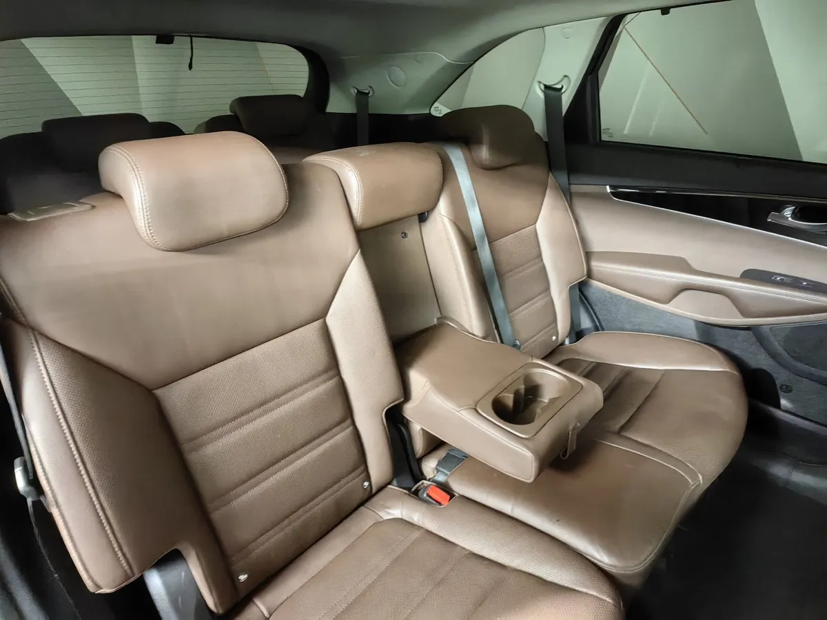 Kia Sorento 2.2 CRDi AT AWD (200 л.с.) Premium Коричневый в АВИЛОН. Слайд №17