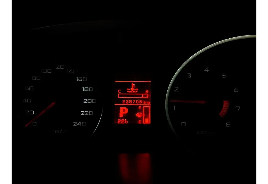 Citroen C-Crosser 2.4 CVT 4WD (170 л.с.) Зеленый в АВИЛОН. Слайд №18