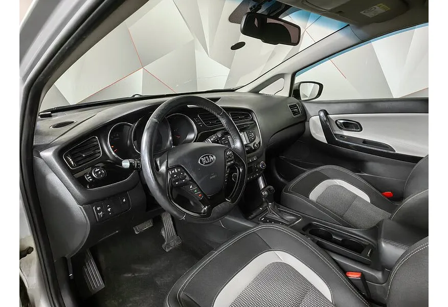 Kia Ceed 1.6 AT (129 л.с.) Серебристый в АВИЛОН. Слайд №18
