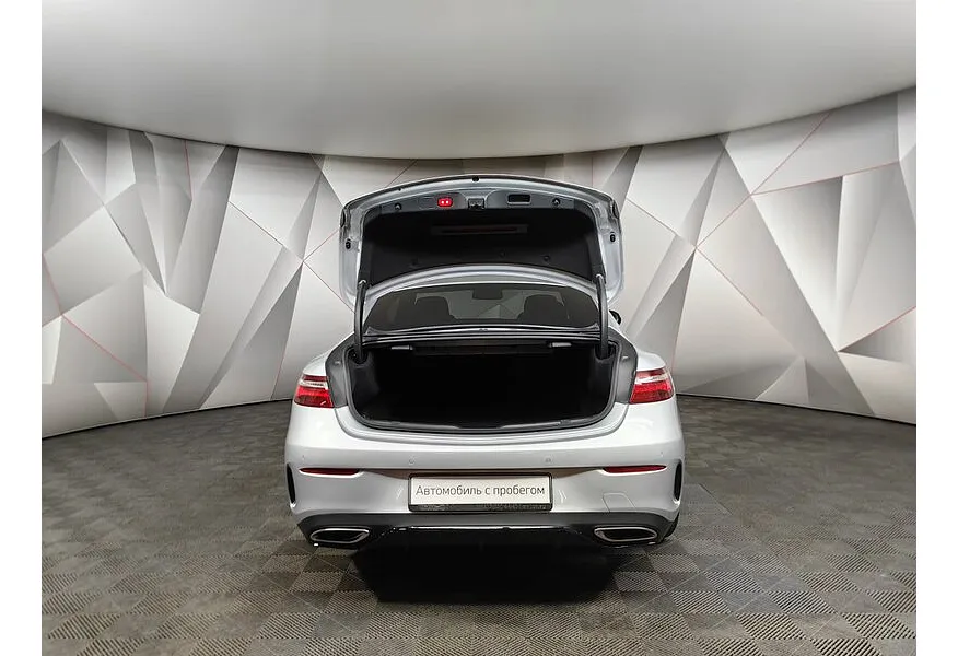 Mercedes-Benz E-Класс E 200 4MATIC 9G-TRONIC (184 л.с.) Sport Plus Серебристый в АВИЛОН. Слайд №12