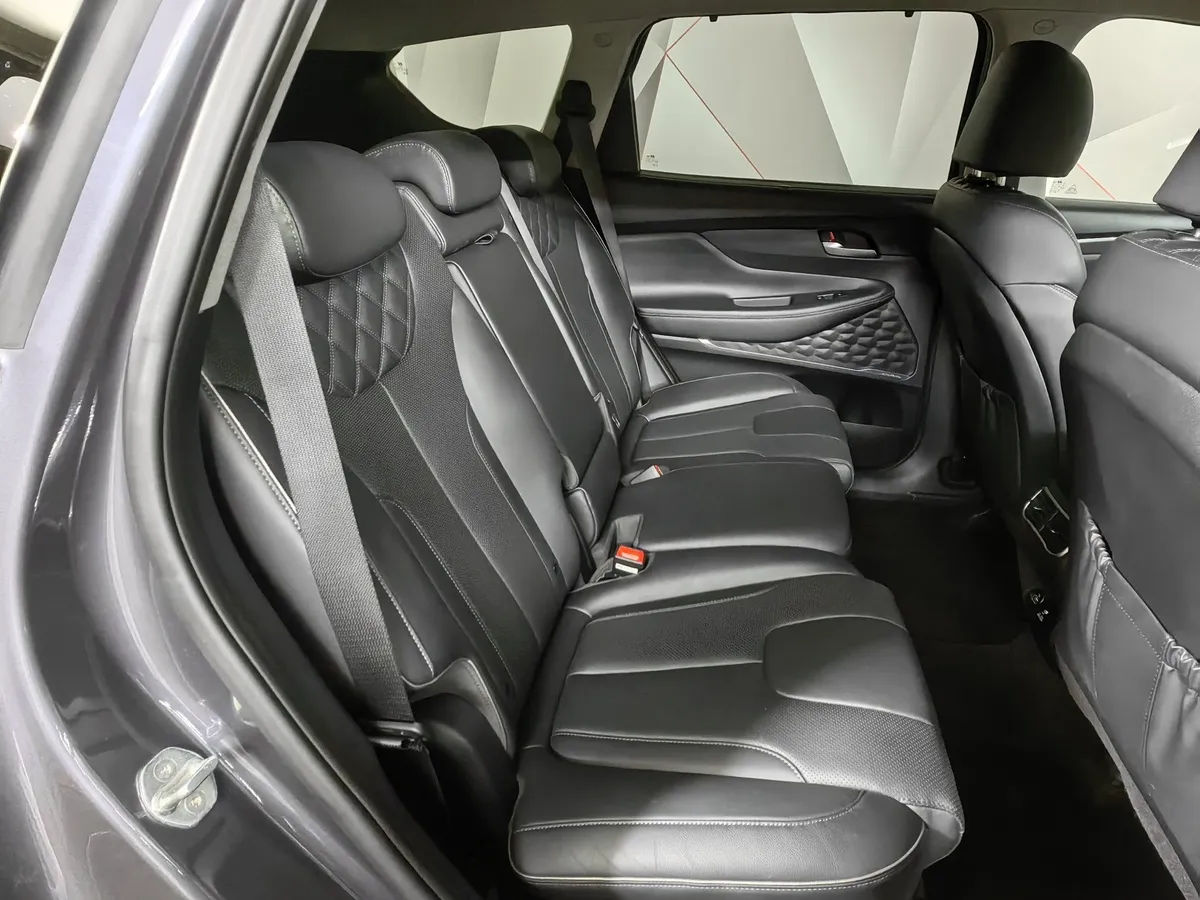 Hyundai Santa Fe 2.2 CRDi AWD 8AT (200 л.с.) High-Tech Синий в АВИЛОН. Слайд №16