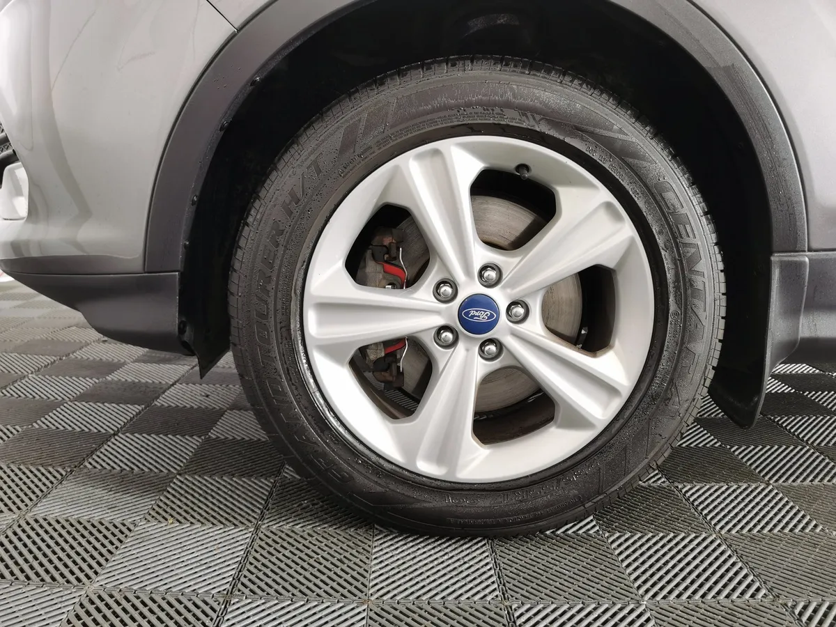 Ford Kuga 1.6 EcoBoost AT AWD (150 л.с.) Titanium Серый в АВИЛОН. Слайд №9
