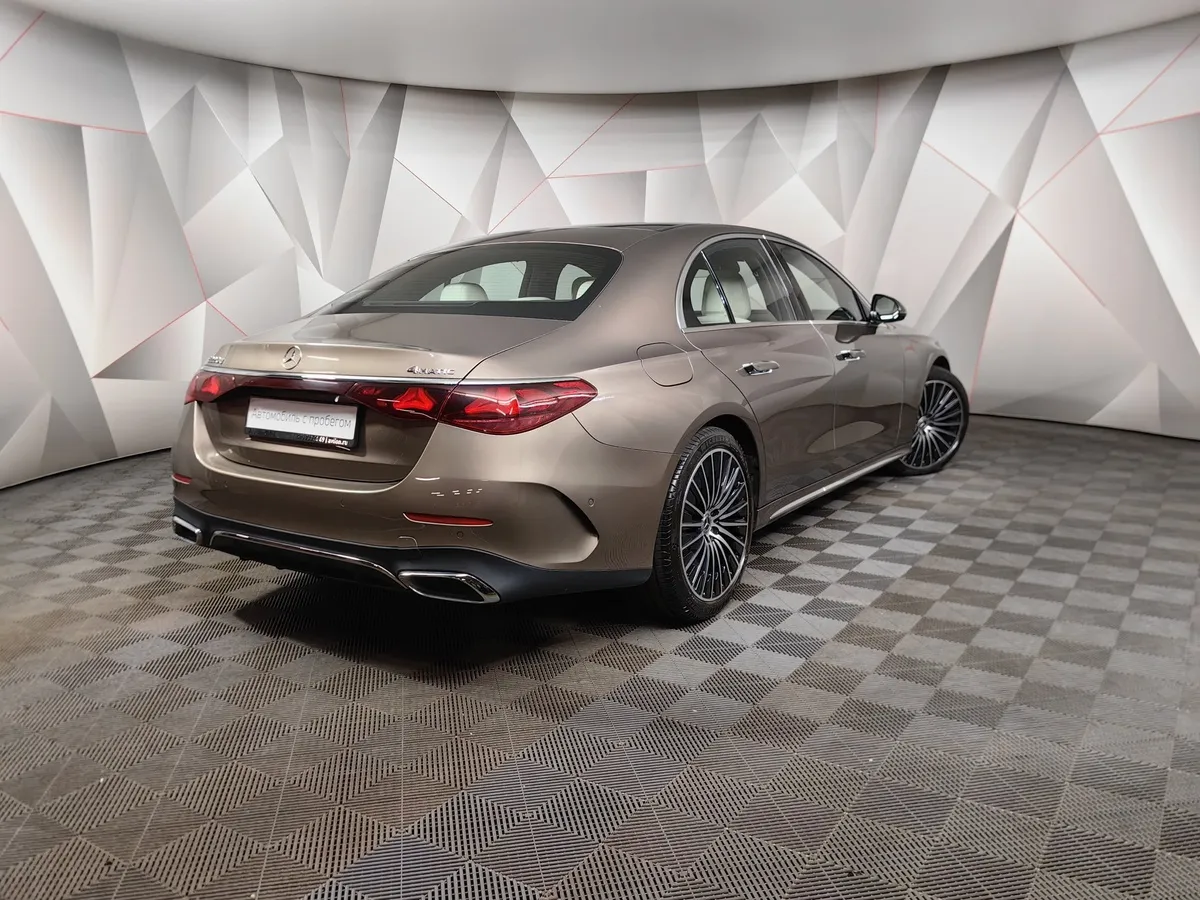 Mercedes-Benz E-Класс E 220 d 4MATIC (197 л.с.) Коричневый в АВИЛОН. Слайд №2