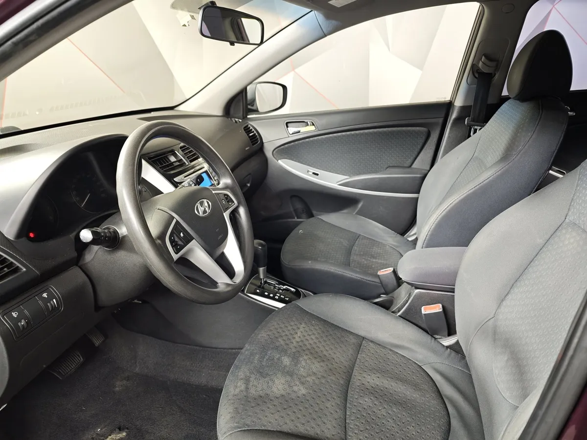 Hyundai Solaris 1.4 AT (100 л.с.) Comfort Фиолетовый в АВИЛОН. Слайд №18