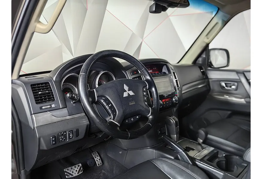 Mitsubishi Pajero 3.0 AT AWD (178 л.с.) Коричневый в АВИЛОН. Слайд №17 Mitsubishi Pajero 3.0 AT AWD (178 л.с.) Коричневый в АВИЛОН. Слайд №17