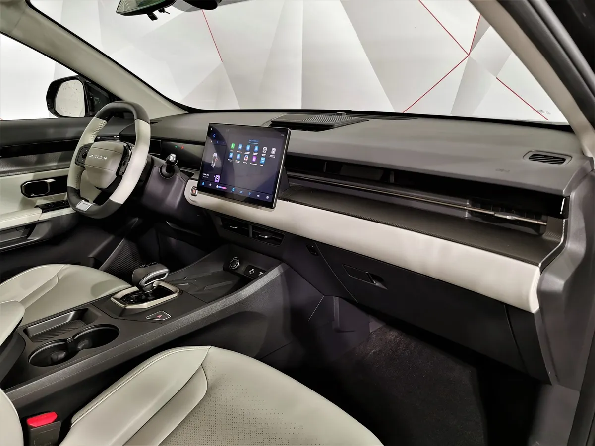 JETOUR Dashing 1.6T 7DCT 2WD (190 л.с.) Comfort Черный в АВИЛОН. Слайд №11