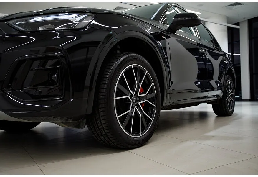 Audi Q5 L 2.0 TFSI S tronic quattro (245 л.с.) Luxury Dynamic Черный в АВИЛОН. Слайд №24