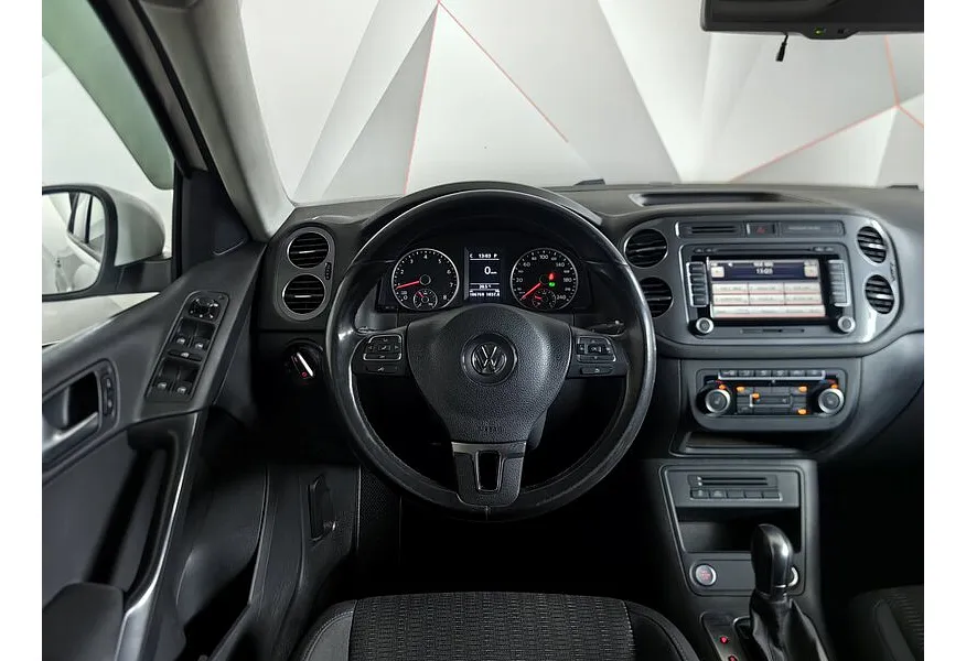 Volkswagen Tiguan 2.0 TSI 4Motion AT (170 л.с.) Track & Field Белый в АВИЛОН. Слайд №20