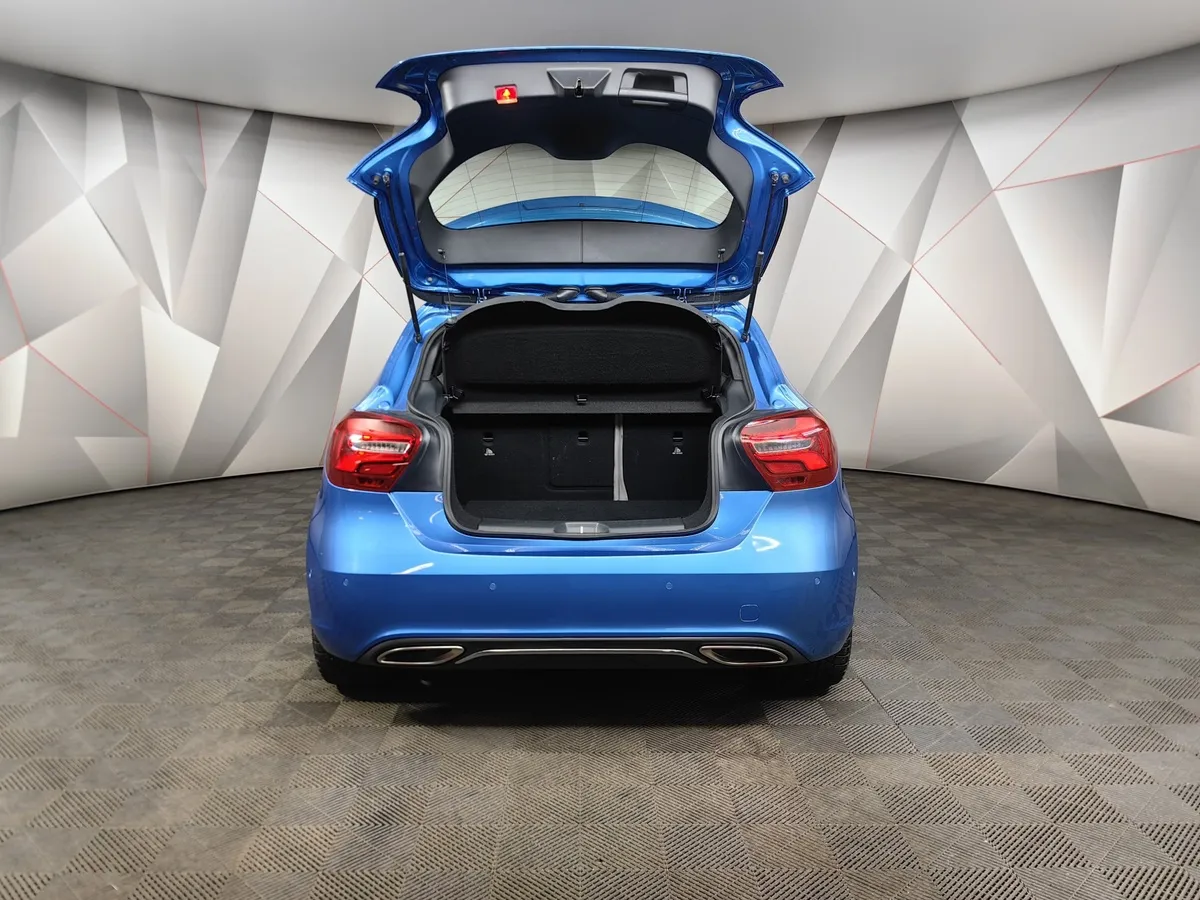 Mercedes-Benz A-Класс 180 7G-DCT (122 л.с.) Голубой в АВИЛОН. Слайд №11