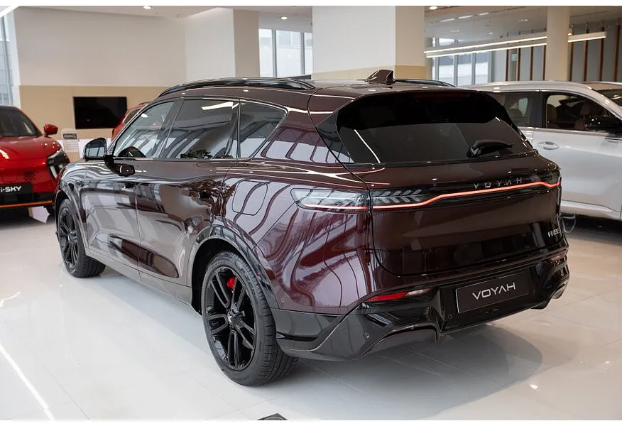 Voyah Free EVR 1.5 AT AWD (510 л.с.) Sport + Красный в АВИЛОН. Слайд №5