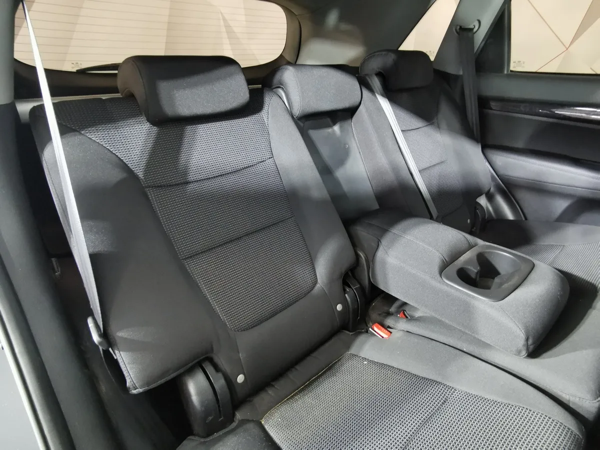 Kia Sorento 2.4 MT (175 л.с.) Черный в АВИЛОН. Слайд №16