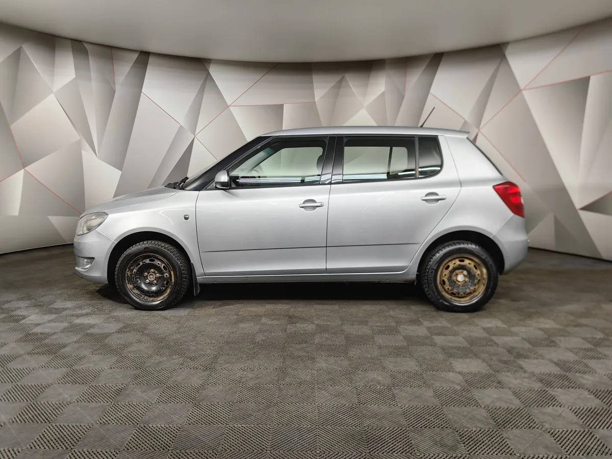 Skoda Fabia 1.6 AT (105 л.с.) Серебристый в АВИЛОН. Слайд №5