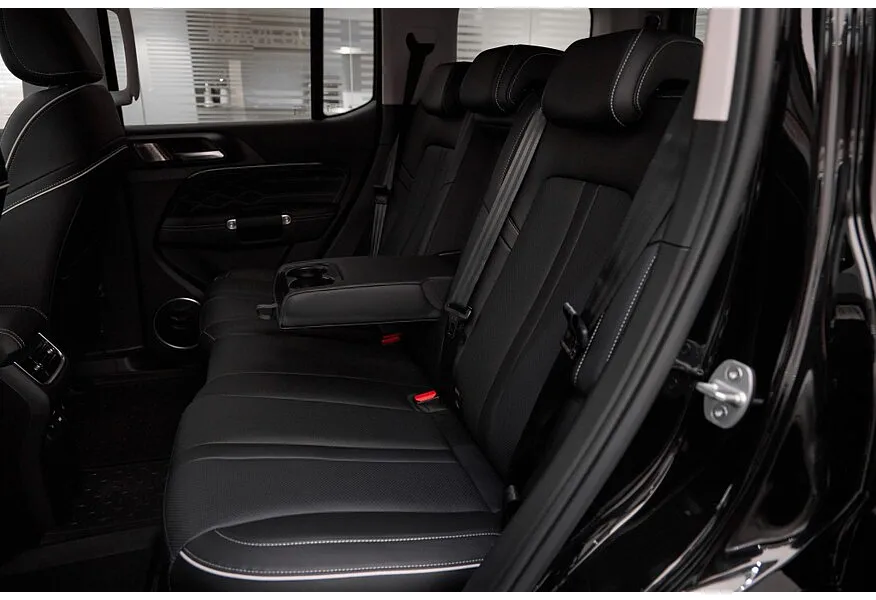 TANK 300 2.0T AT 4WD (220 л.с.) City Premium Черный в АВИЛОН. Слайд №10