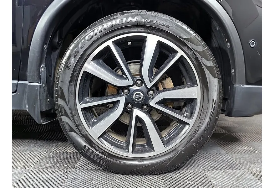 Nissan X-Trail 2.5 CVT AWD (171 л.с.) Черный в АВИЛОН. Слайд №17