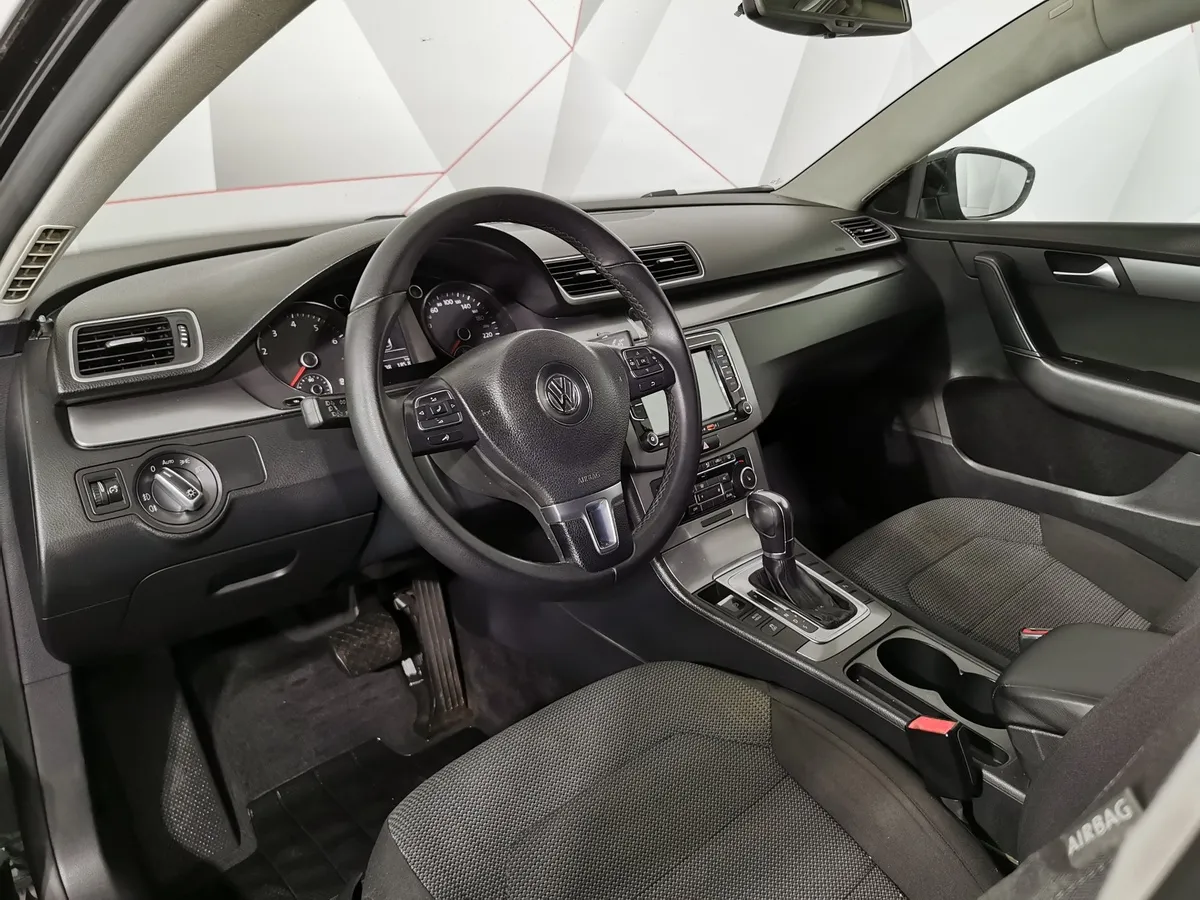Volkswagen Passat 1.8 TSI DSG (160 л.с.) Черный в АВИЛОН. Слайд №17