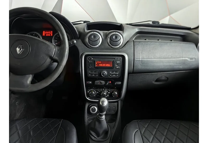 Renault Duster 2.0 MT 4x4 (135 л.с.) Серый в АВИЛОН. Слайд №15