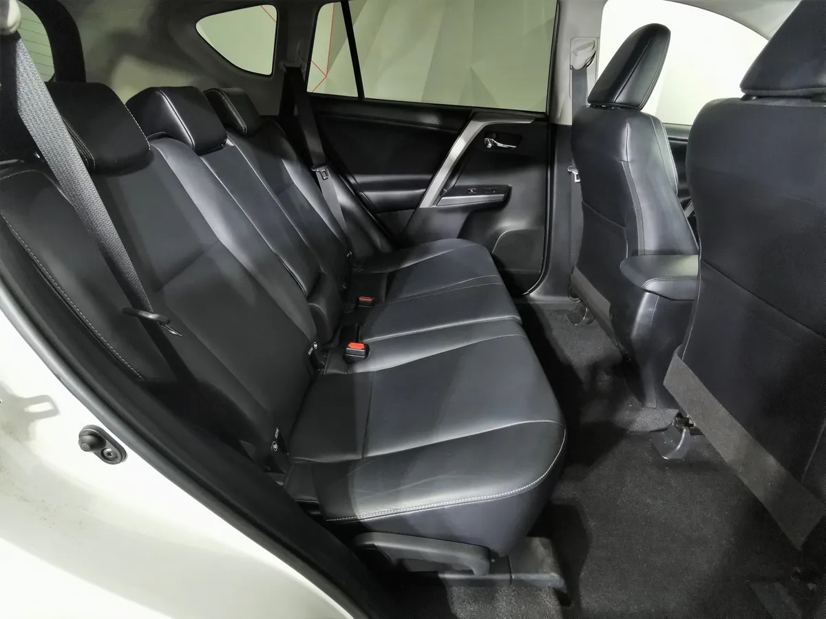 Toyota RAV4 2.0 CVT AWD (146 л.с.) Классик Белый в АВИЛОН. Слайд №15