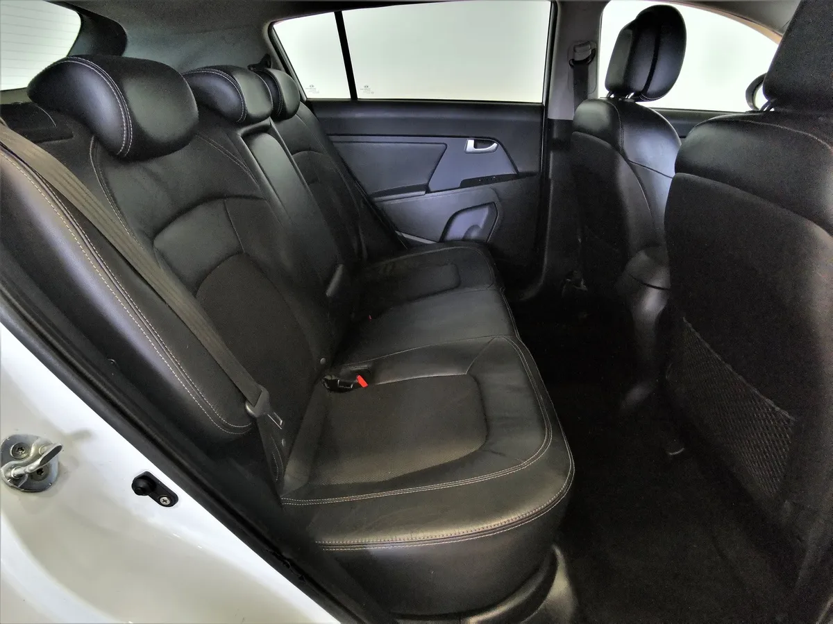 Kia Sportage 2.0 TD AT 4WD (136 л.с.) Белый в АВИЛОН. Слайд №15