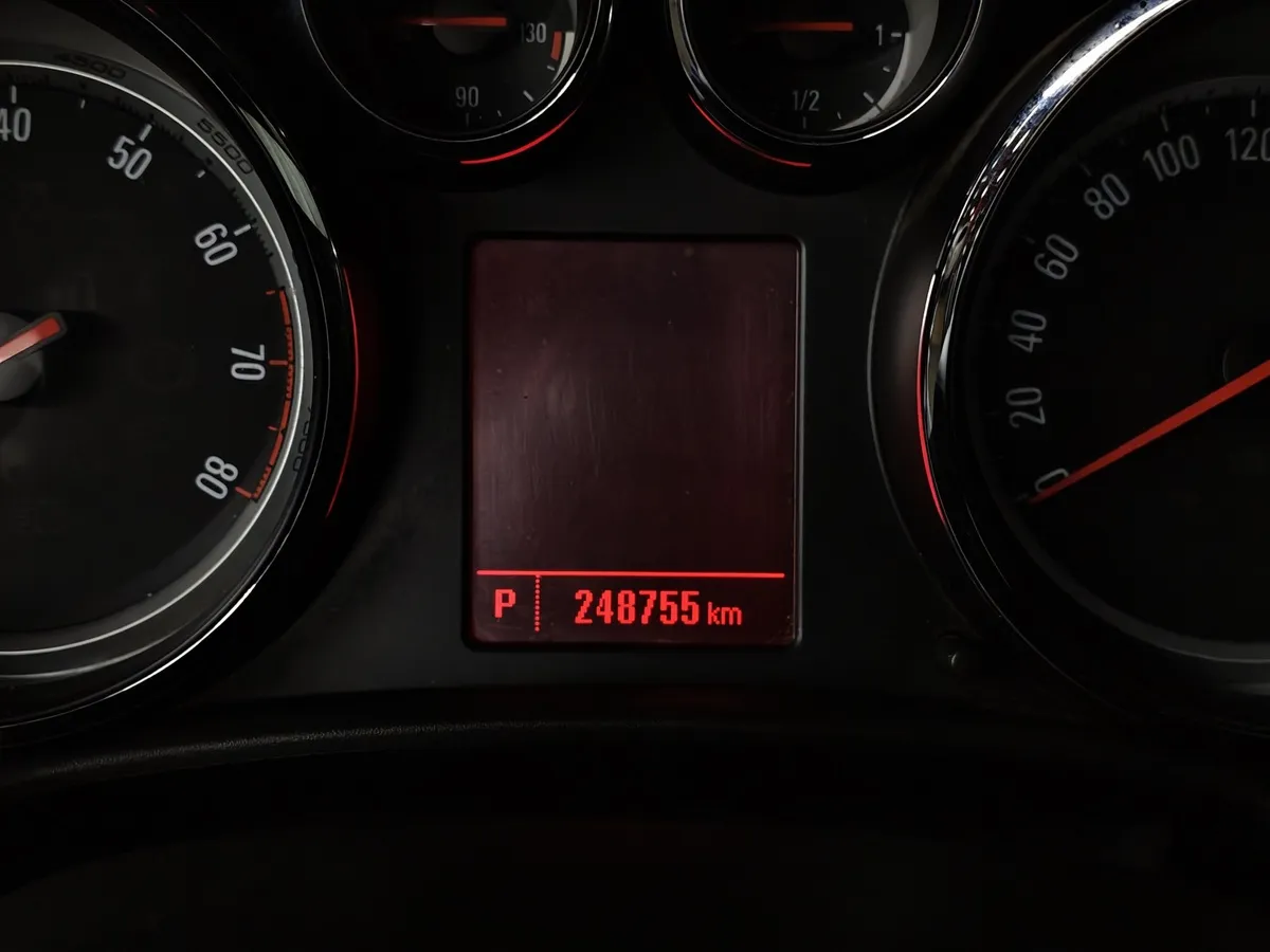 Opel Astra 1.4 Turbo AT (140 л.с.) Enjoy Желтый в АВИЛОН. Слайд №17
