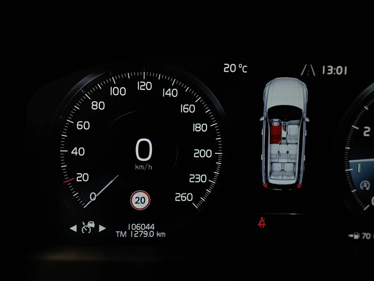 Volvo XC90 2.0 T5 Drive-E AT AWD (5 мест) (249 л.с.) Inscription Синий в АВИЛОН. Слайд №18