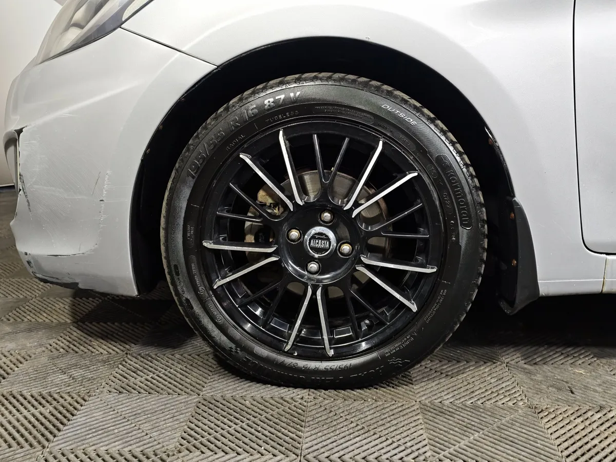 Hyundai Solaris 1.6 AT (123 л.с.) Special Edition Серый в АВИЛОН. Слайд №9