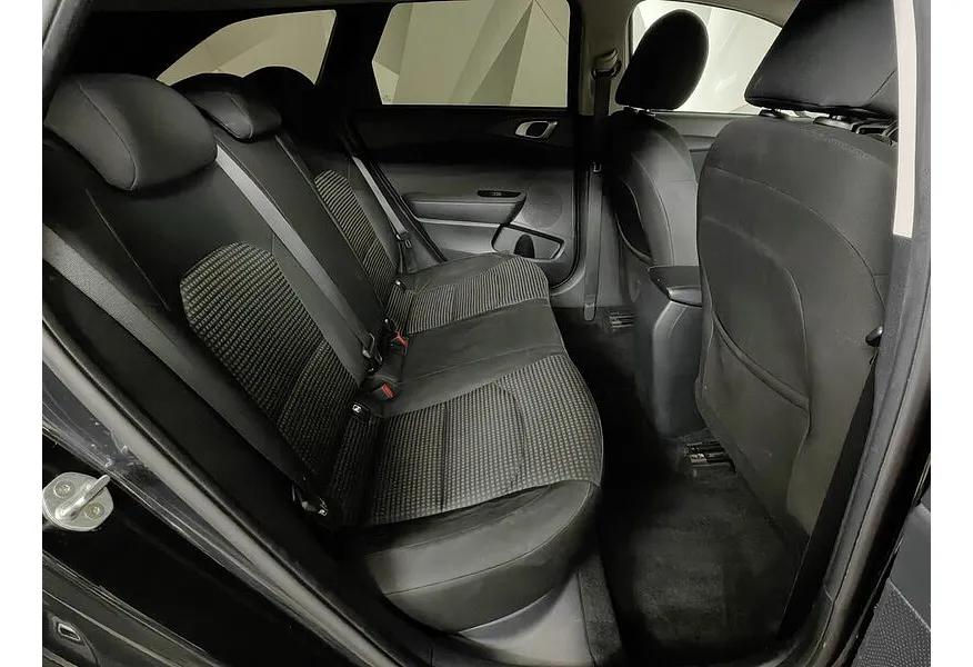 Kia Ceed 1.6 MPI AT (128 л.с.) Comfort Черный в АВИЛОН. Слайд №16