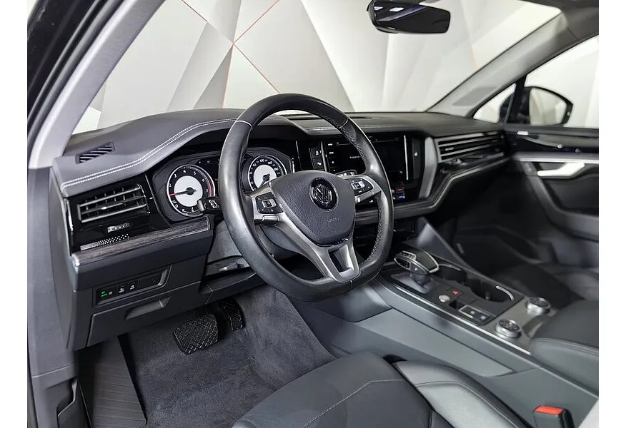 Volkswagen Touareg 2.0 TSI Tiptronic 4Motion (249 л.с.) Respect Черный в АВИЛОН. Слайд №19
