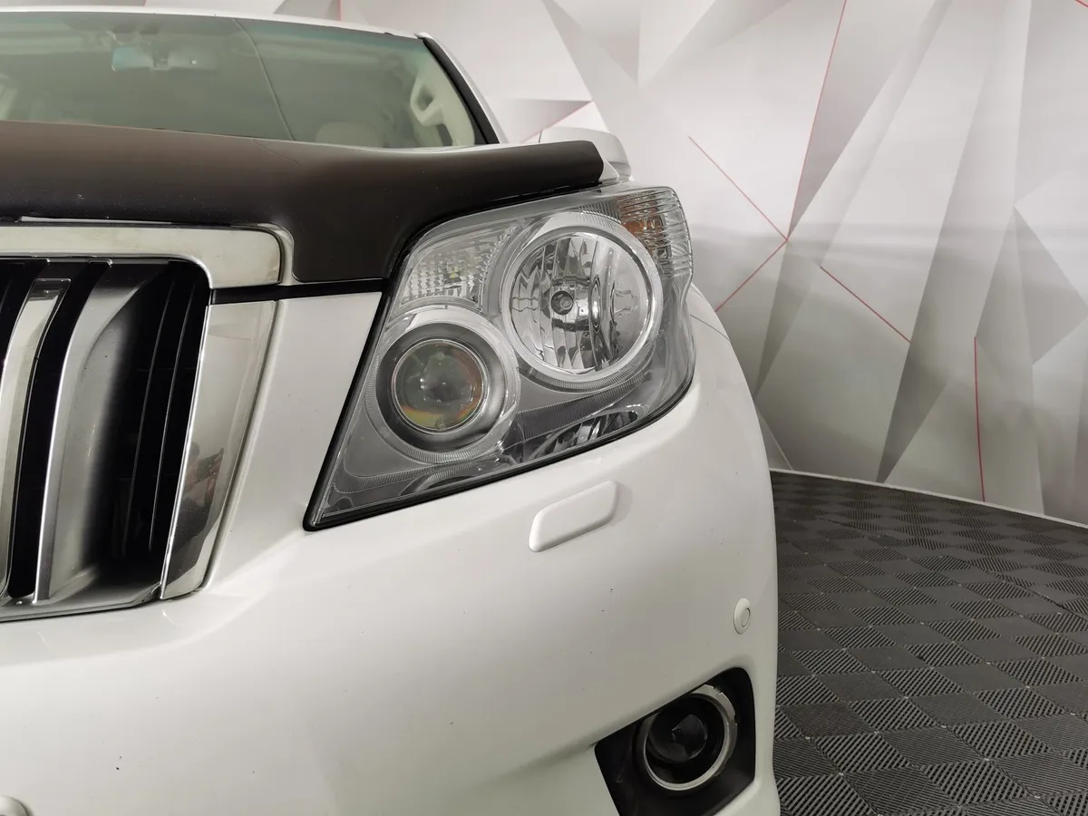 Toyota Land Cruiser Prado 4.0 AT 4WD (282 л.с.) Белый в АВИЛОН. Слайд №10