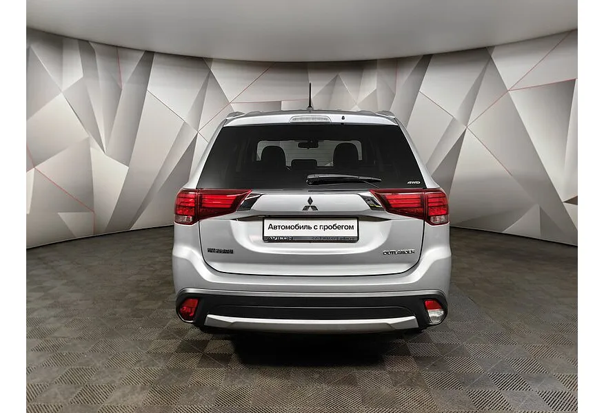 Mitsubishi Outlander 2.0 CVT 4WD (146 л.с.) Серебристый в АВИЛОН. Слайд №8