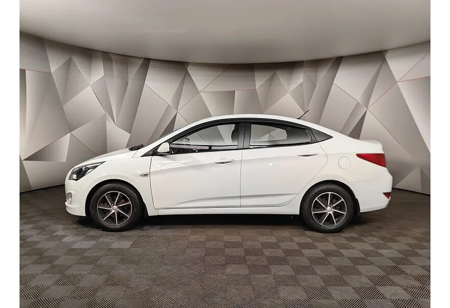 Hyundai Solaris 1.6 AT (123 л.с.) Comfort Белый в АВИЛОН. Слайд №3