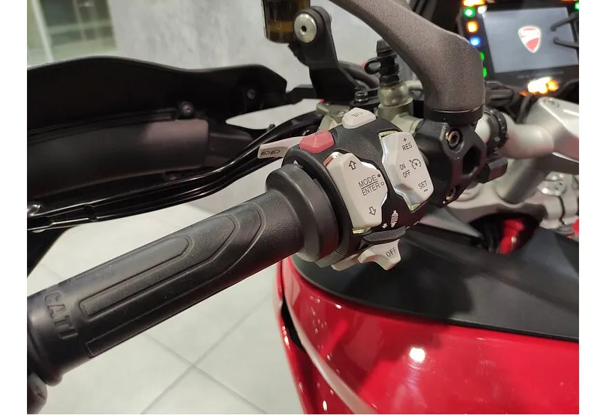 Ducati Multistrada 950 0.94 L (113 л.с.) Красный в АВИЛОН. Слайд №9