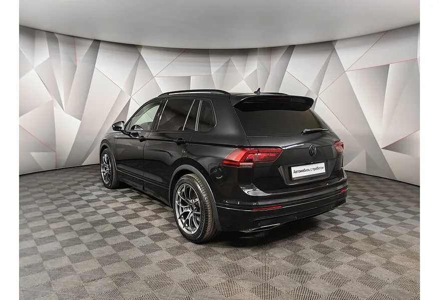 Volkswagen Tiguan 380 TSI 2.0 DSG 4WD (220 л.с.) R-Line Highline Черный в АВИЛОН. Слайд №4