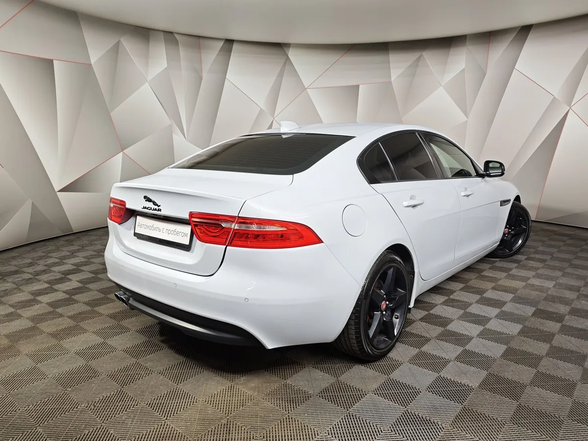 Jaguar XE 2.0 D AT (180 л.с.) Prestige Белый в АВИЛОН. Слайд №2