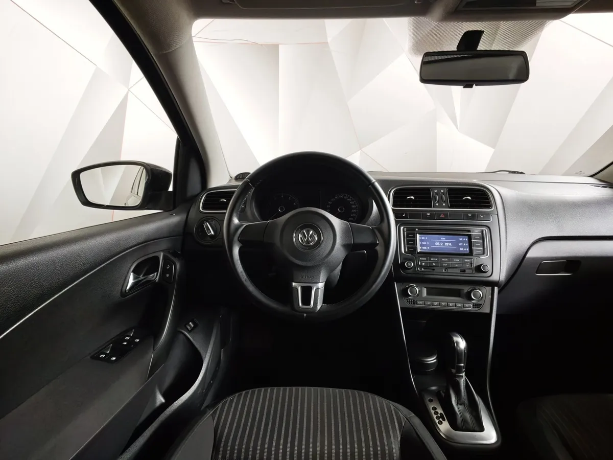 Volkswagen Polo 1.6 MPI AT (110 л.с.) Highline Черный в АВИЛОН. Слайд №18