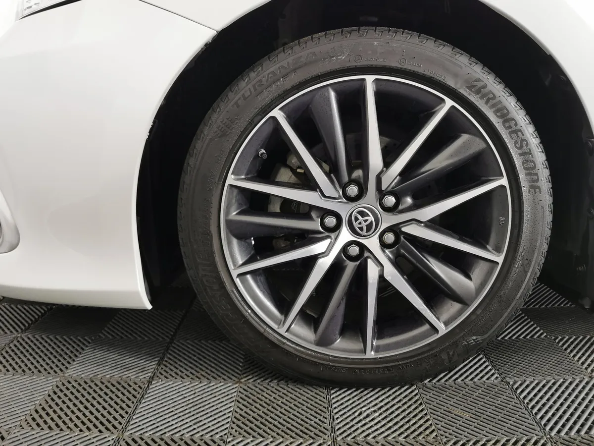 Toyota Camry 3.5 AT (249 л.с.) Белый в АВИЛОН. Слайд №9