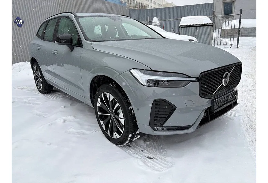 Volvo XC60 2.0 B5 8AT AWD (250 л.с.) Ultra Dark Серый в АВИЛОН. Слайд №2