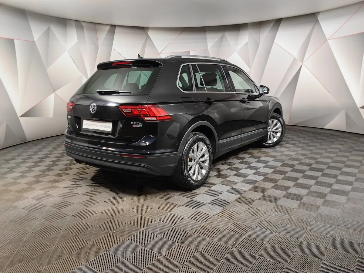 Volkswagen Tiguan 2.0 TSI 4Motion DSG (180 л.с.) Comfortline Черный в АВИЛОН. Слайд №2