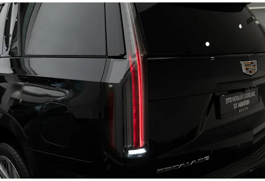 Cadillac Escalade 6.2 V8 AT AWD (420 л.с.) Sport Platinum Черный в АВИЛОН. Слайд №20