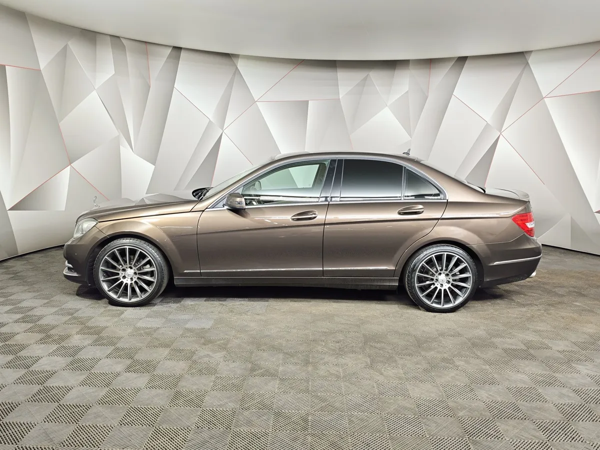 Mercedes-Benz C-Класс C 250 BlueEfficiency 7G-Tronic Plus (204 л.с.) Avangarde Sport+ Коричневый в АВИЛОН. Слайд №5