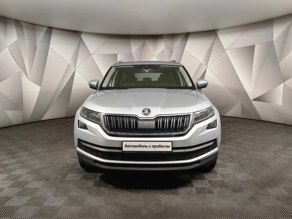 Skoda Kodiaq 2.0 TSI DSG 4X4 (180 л.с.) Серебристый в АВИЛОН. Слайд №7