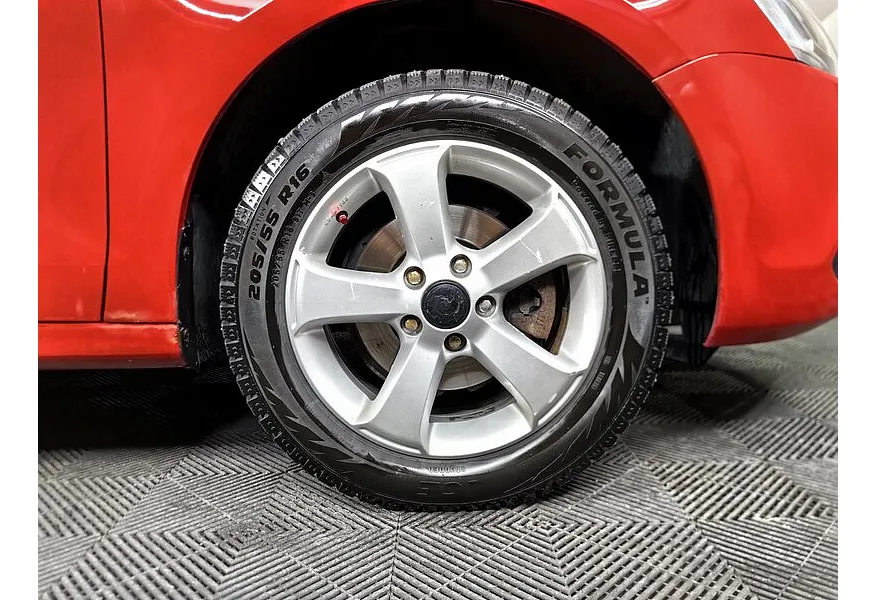 Volkswagen Jetta 1.6 AT (105 л.с.) Comfortline Красный в АВИЛОН. Слайд №9