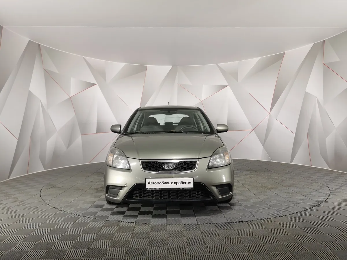 Kia Rio 1.4 AT (97 л.с.) Classic Серебристый в АВИЛОН. Слайд №7
