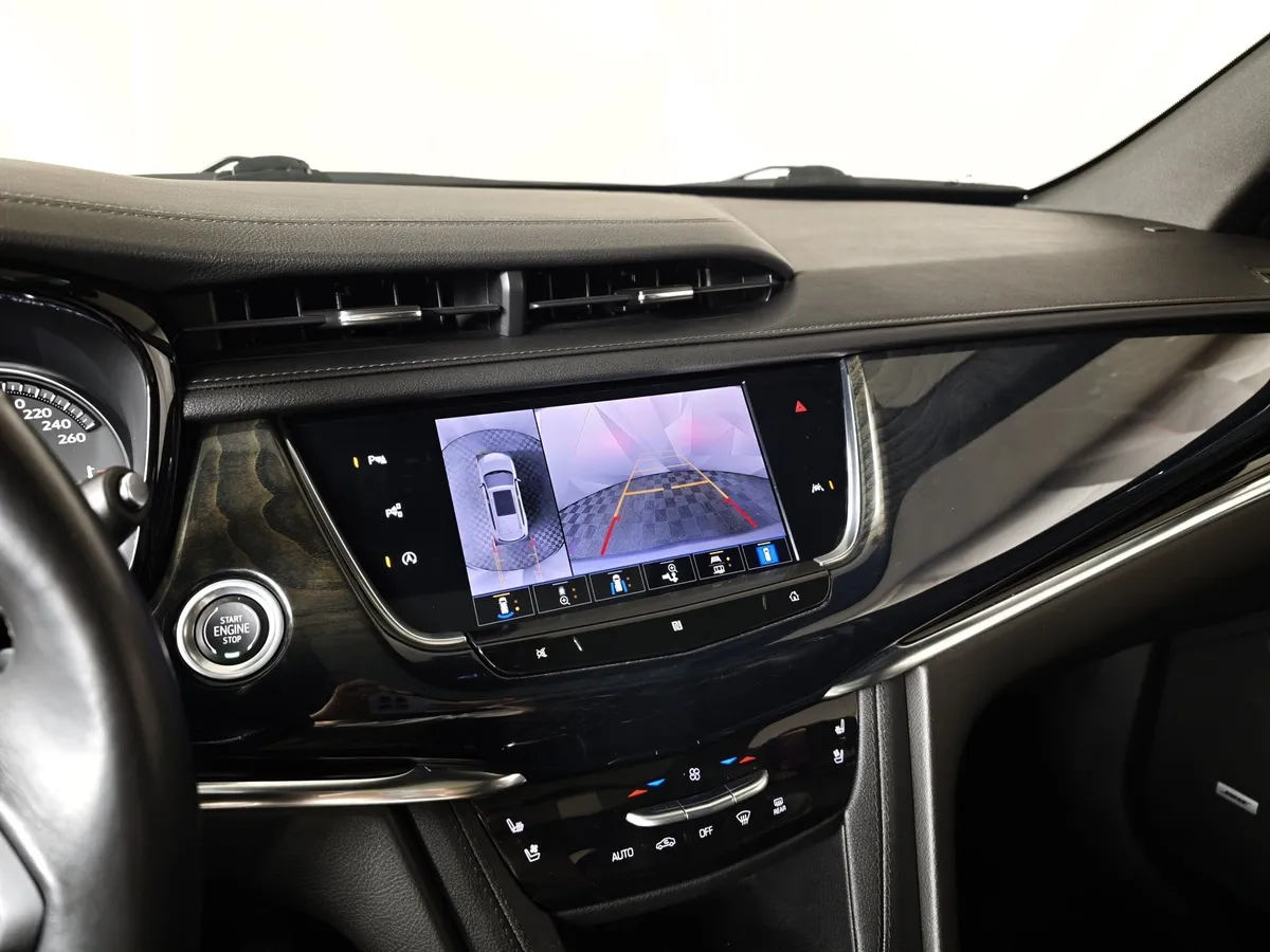Cadillac XT6 2.0T AT AWD (200 л.с.) Premium Luxury Черный в АВИЛОН. Слайд №24