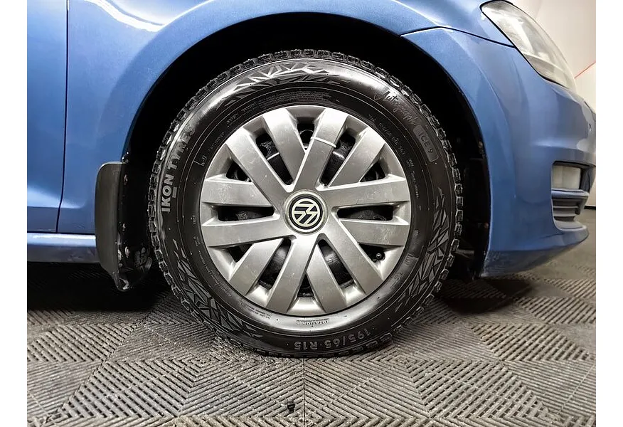 Volkswagen Golf 1.4 TSI BlueMotion MT (122 л.с.) Trendline Голубой в АВИЛОН. Слайд №7